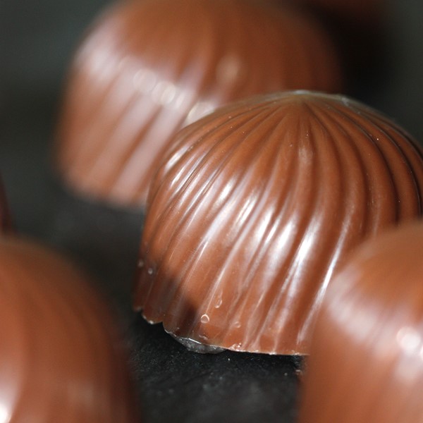 Lakridsfondant fyldt chokolade